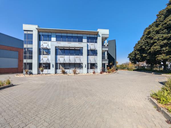1 664 m² Commercial space