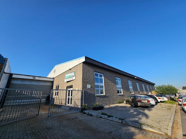 1 100 m² Industrial space