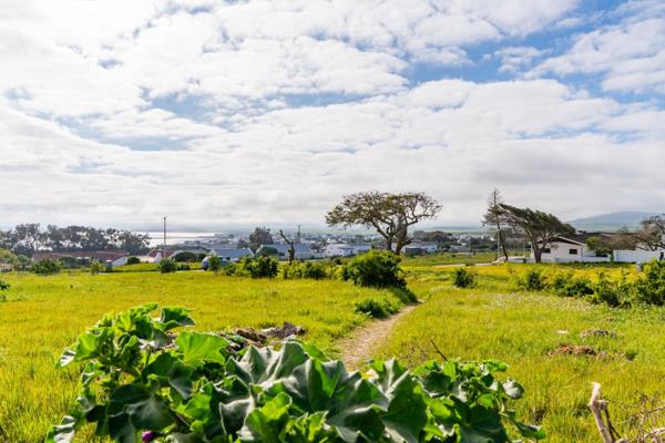 677 m² Land
