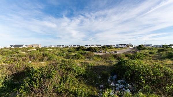 555 m² Land