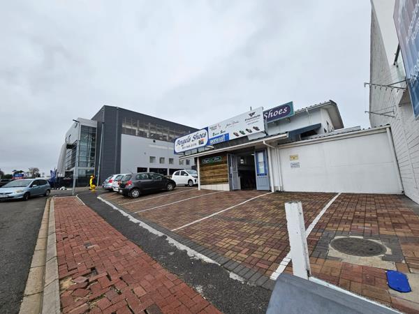 180 m² Retail Space