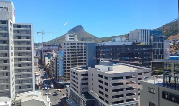 704 m² Office Space