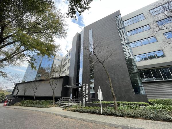 989 m² Commercial space