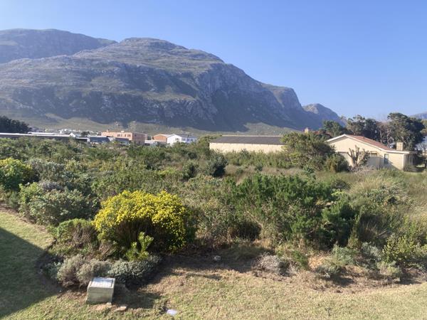 1 319 m² Land