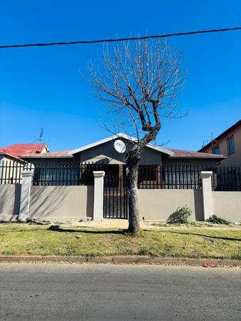 11 Bedroom House