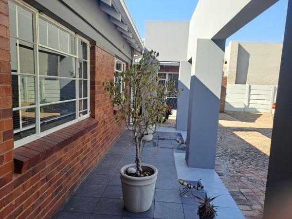350 m² Commercial space
