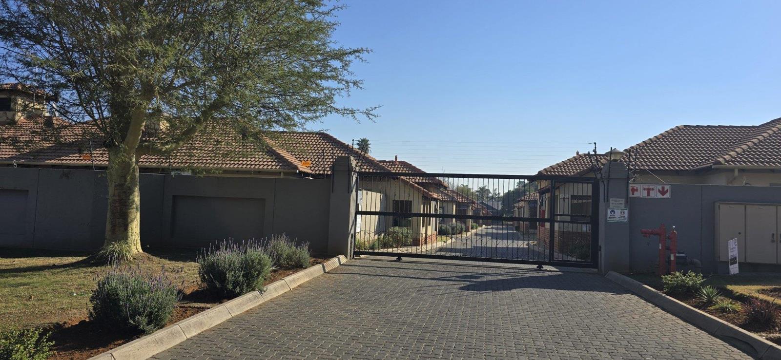 3 Bedroom Townhouse in Sinoville