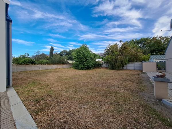 376 m² Land