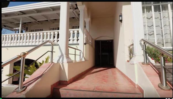 6 Bedroom House