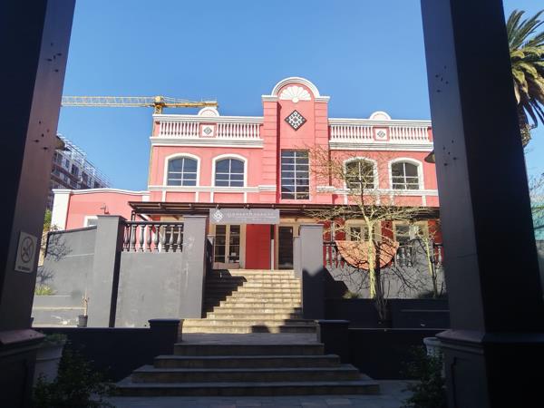 1 616 m² Office Space