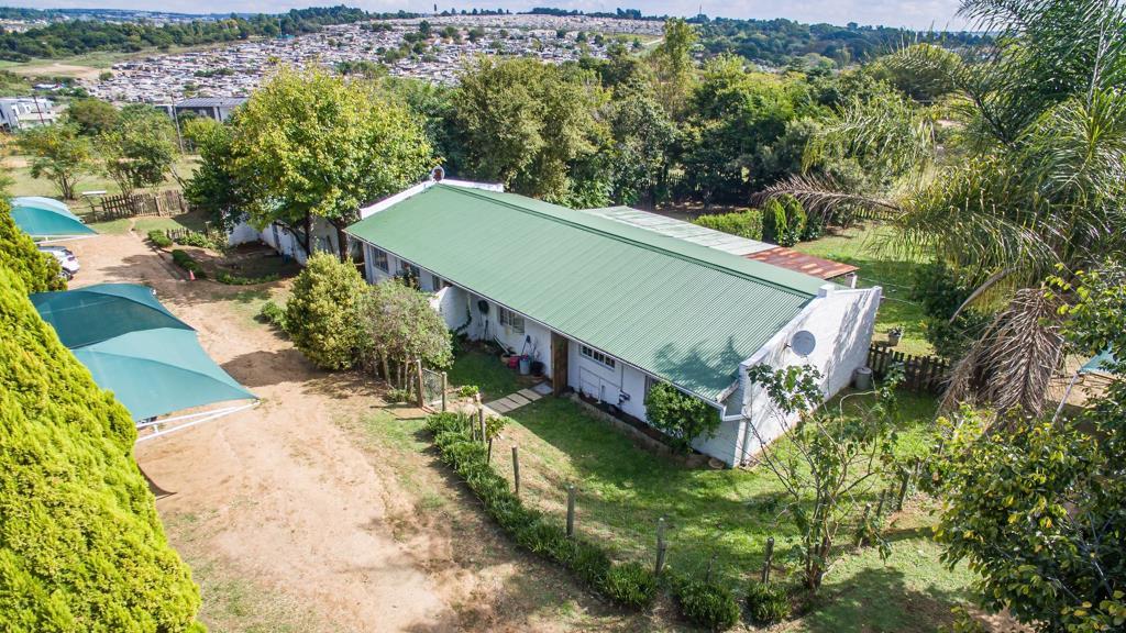 14 Bedroom House in Chartwell