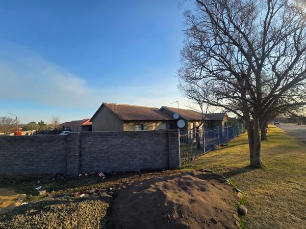 6 Bedroom House