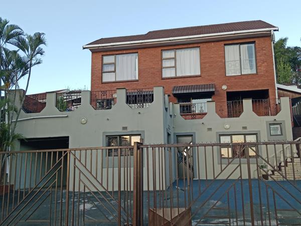 6 Bedroom House