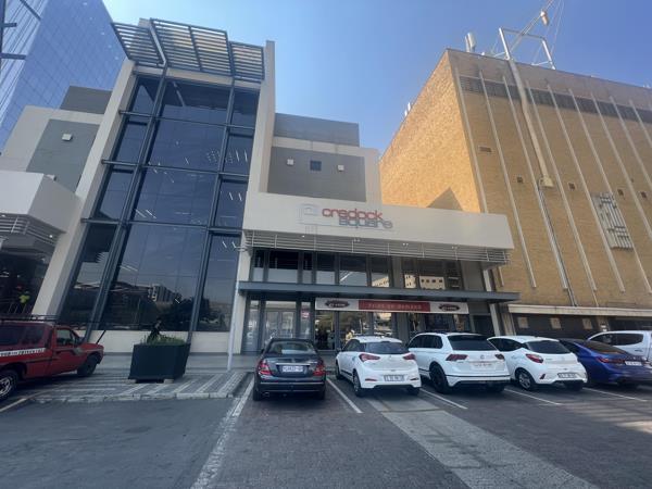 698 m² Commercial space
