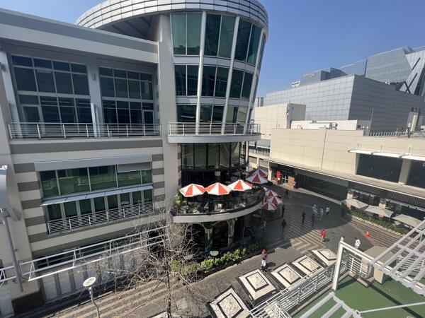 1 305 m² Commercial space