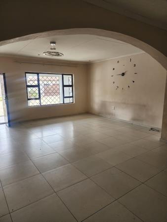 5 Bedroom Townhouse