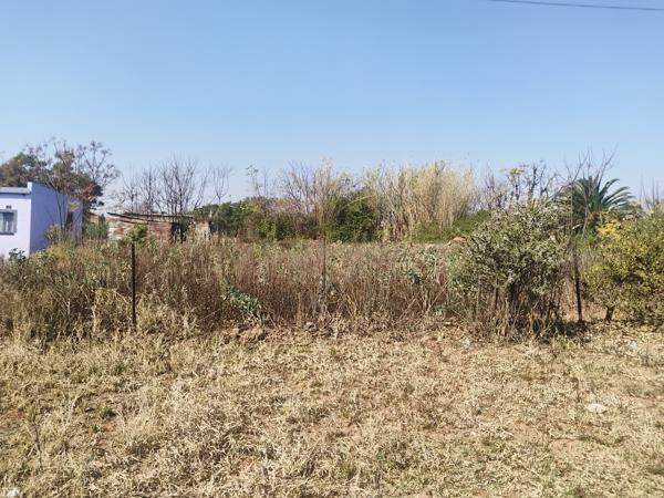 700 m² Land
