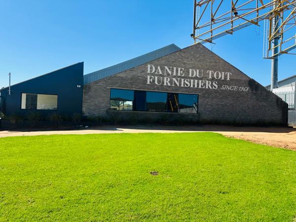 700 m² Commercial space