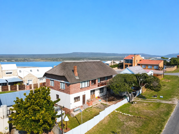 6 Bedroom House