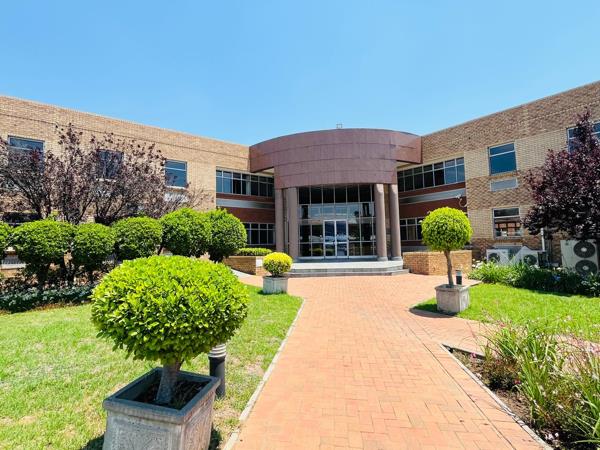 1 300 m² Commercial space
