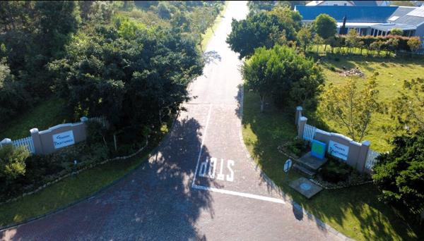 787 m² Land
