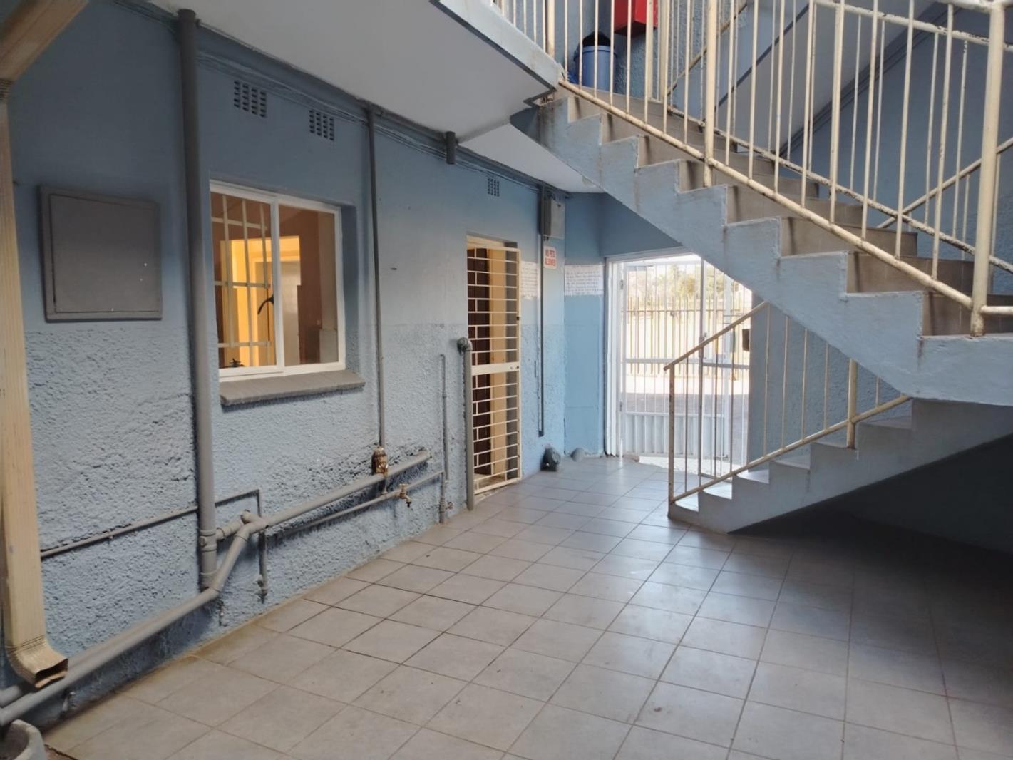 1 Bedroom Apartment in Witpoortjie