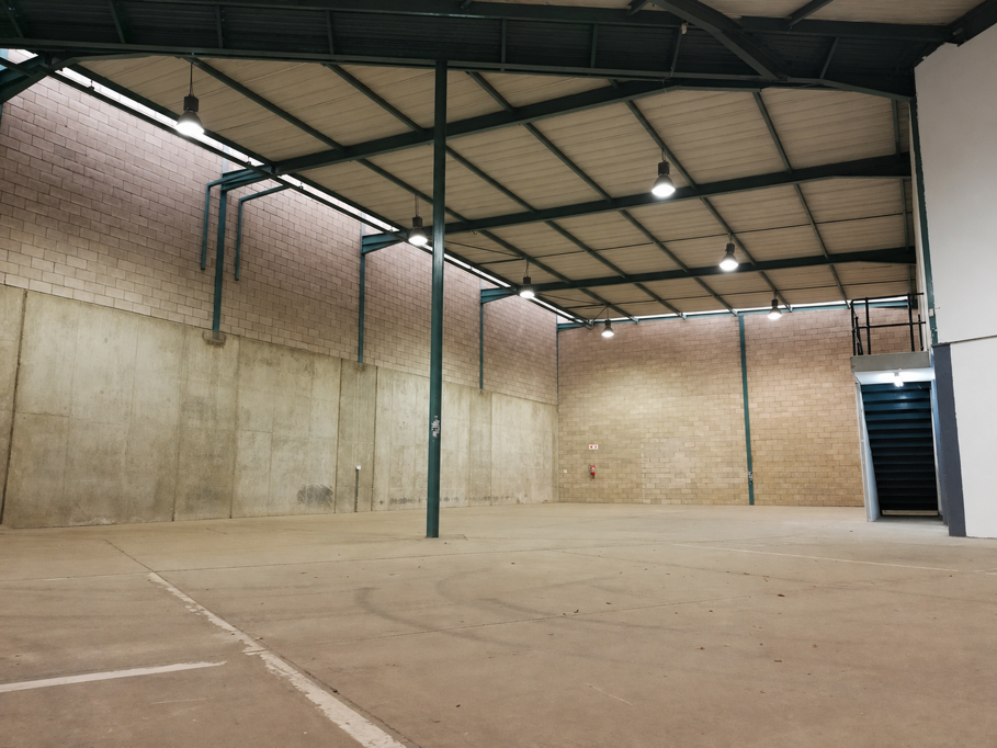 759 m² Industrial space