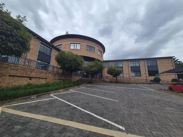 599 m² Commercial space