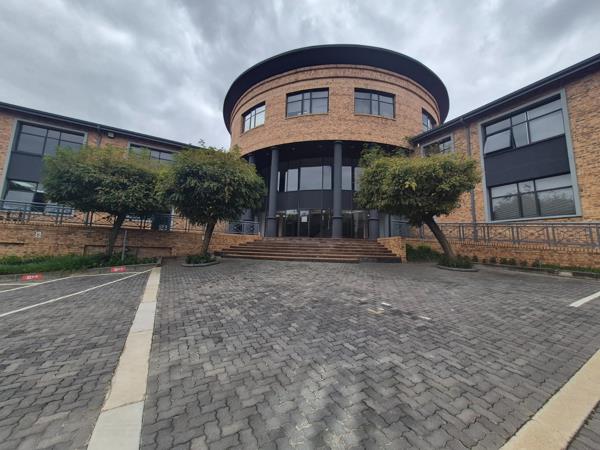 699 m² Commercial space