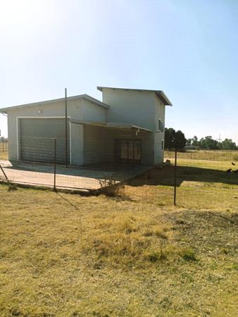 2.6 ha Smallholding