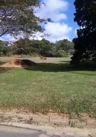 1 747 m² Land