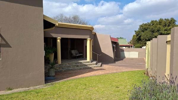 6 Bedroom House
