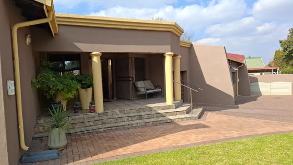 6 Bedroom House
