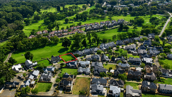 572 m² Land