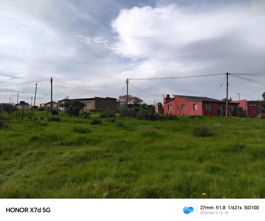 1 012 m² Land