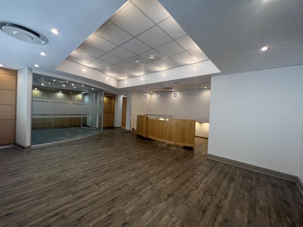 937 m² Commercial space