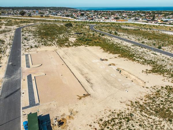 1 221 m² Land