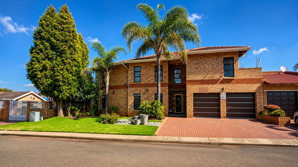 5 Bedroom House