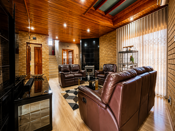 5 Bedroom House