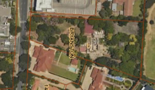 5 800 m² Land