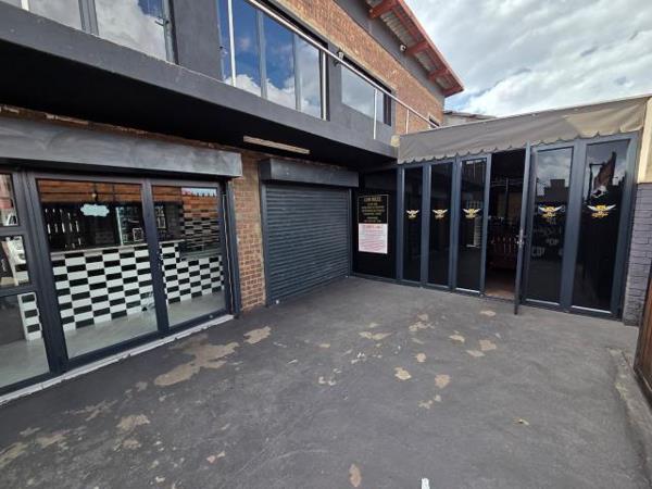 990 m² Commercial space