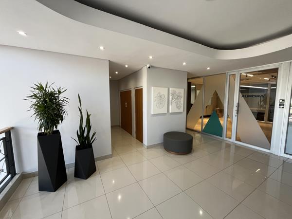 694 m² Commercial space