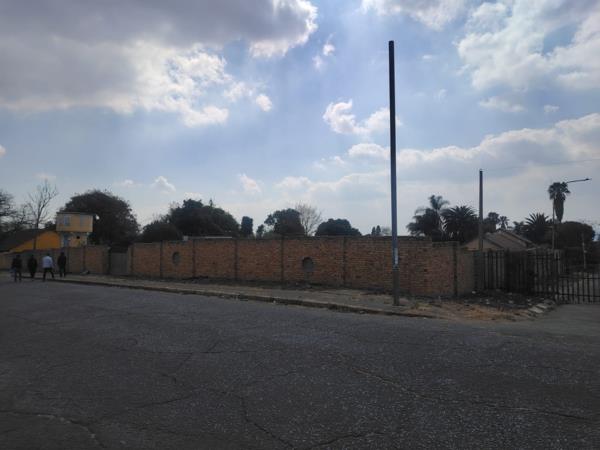 1 723 m² Land