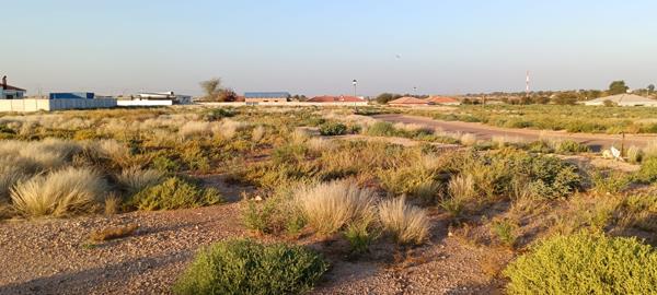 818 m² Land