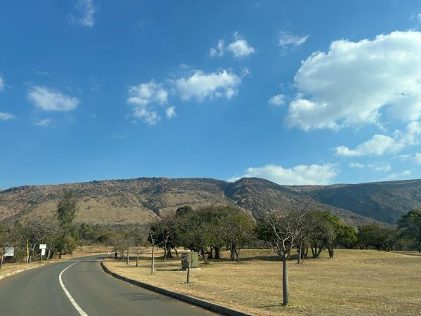 1 004 m² Land