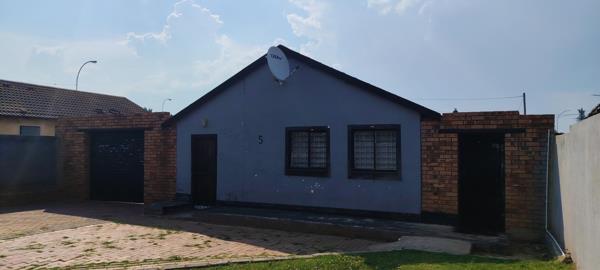 6 Bedroom House