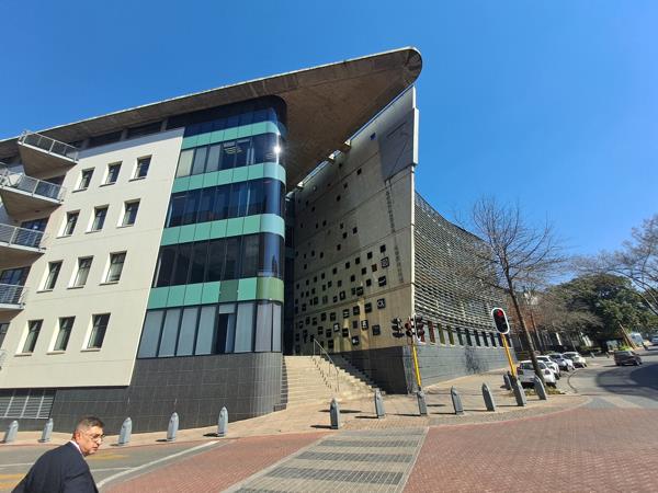 300 m² Commercial space