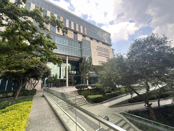 893 m² Commercial space
