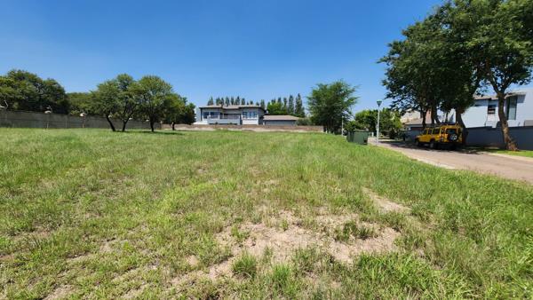 889 m² Land