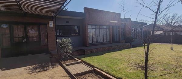 15 Bedroom House